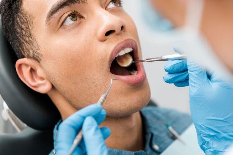 parodontite-cause-parodontite-sympotmes-parodontite-douleur-parodontite-definition-parodontite-chronique-parodontite-traitement-prix-parodontite-forum-soigner-parodontite-naturellement-gingivite-douleur-gingivite-traitement-gingivite-traitement-antibiotique-gingivite-bain-de-bouche-gingivite-parodontite-avis-meilleur-jet-dentaire-comparatif